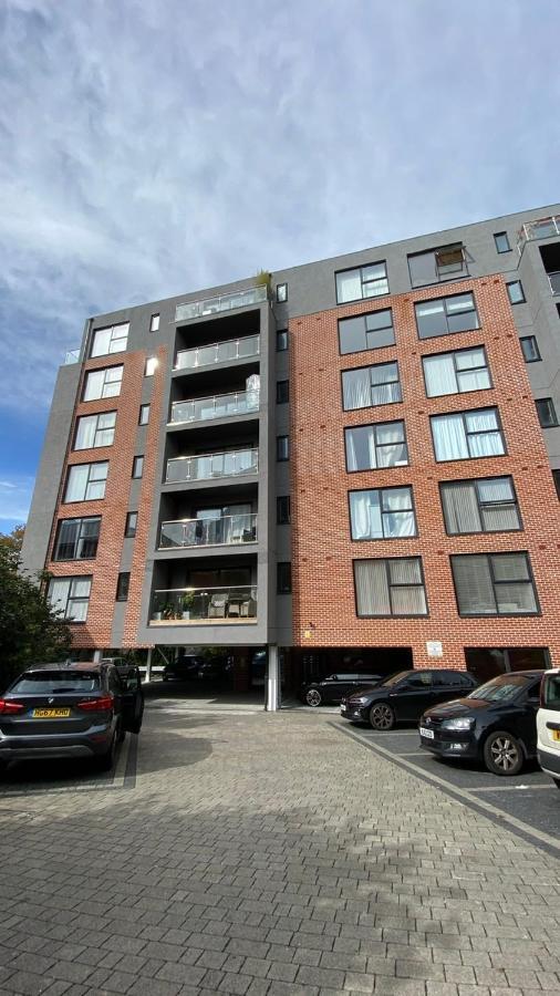 Modern Central Flat With Balcony & Free Parking On-Site Bournemouth Exterior photo